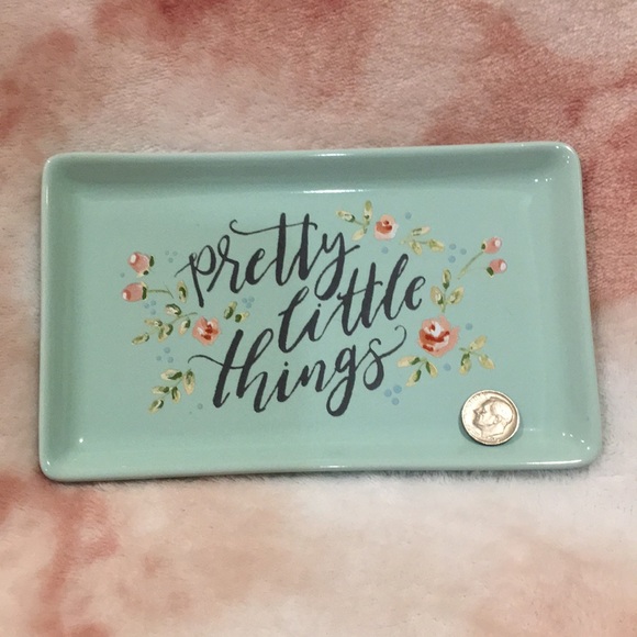 Pretty Little Things Ceramic Powder Blue Trinket Tray Rosettes Floral NWOT - Picture 12 of 12